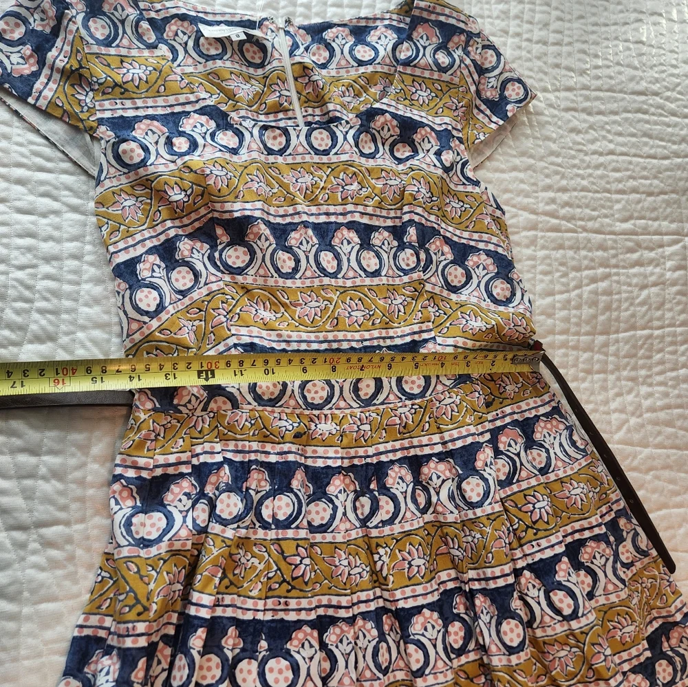 Chic Patterned Women's Skirt Set